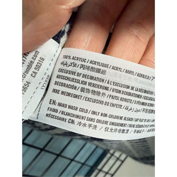 Abercrombie & Fitch Oversized Poncho Sweater Womens OS Navy Plaid Gorpcore - Picture 5 of 8